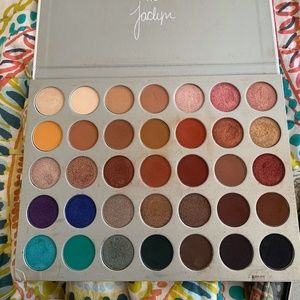 Morphe x Jaclyn Hill Eyeshadow Palette